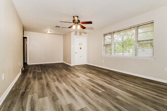 1600 Grove Hill Rd in North Little Rock, AR - Building Photo - Building Photo