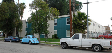 7820 Baird Ave in Reseda, CA - Building Photo - Building Photo