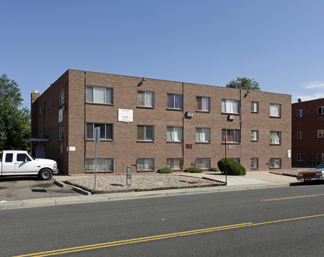 Coachmen Apartments in Aurora, CO - Building Photo - Building Photo