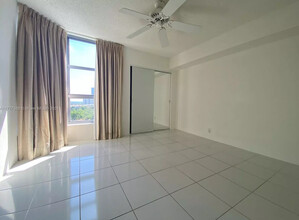 3530 Mystic Pointe Dr, Unit 1109 in Aventura, FL - Building Photo - Building Photo