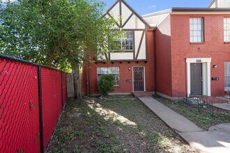 5800 Belmoor Dr in Austin, TX - Building Photo - Building Photo