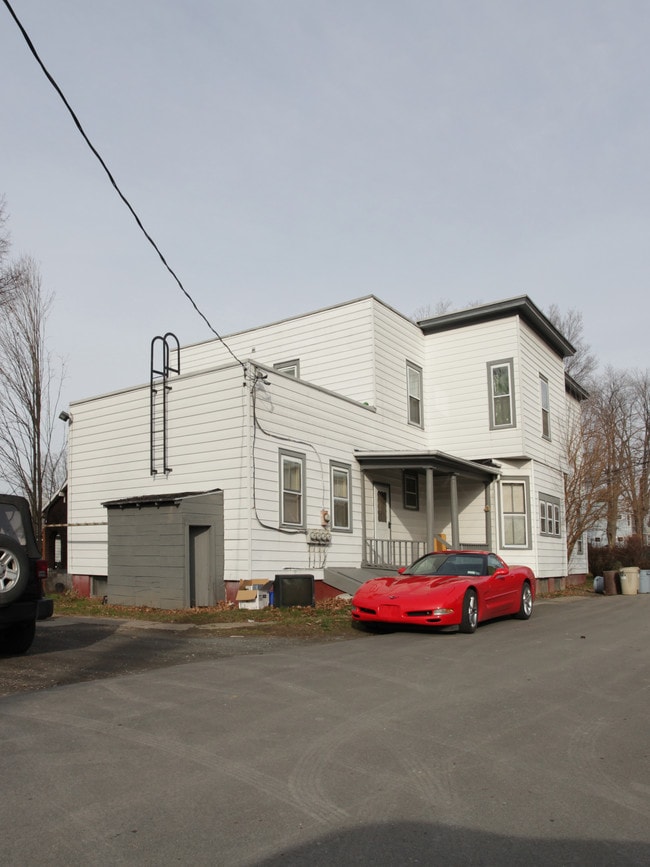 326 Spring Ave in Troy, NY - Foto de edificio - Building Photo