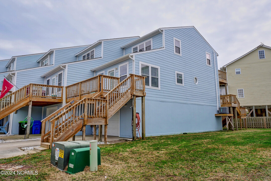 53 Bermuda Landing Pl in North Topsail Beach, NC - Building Photo