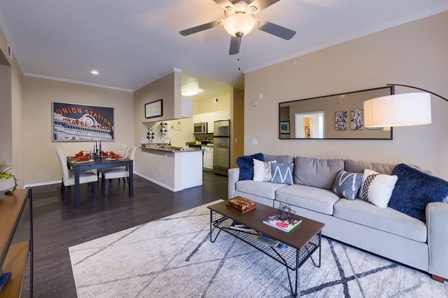 Whisper Creek in Lakewood, CO - Foto de edificio - Building Photo