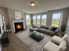 352 Skylar Ct SE in Atlanta, GA - Foto de edificio - Building Photo