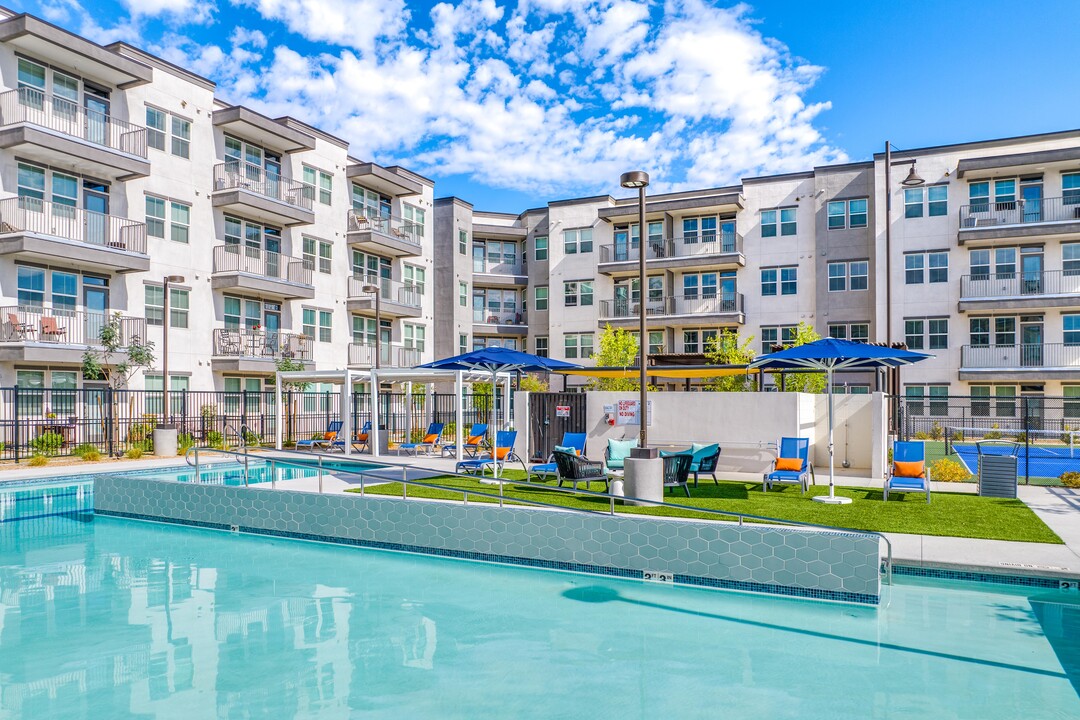 Mera Rhodes Ranch 55+ Active Adult in Las Vegas, NV - Foto de edificio