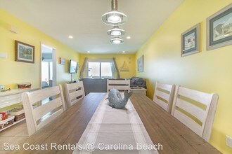 418 Carolina Beach Ave N in Carolina Beach, NC - Building Photo - Building Photo