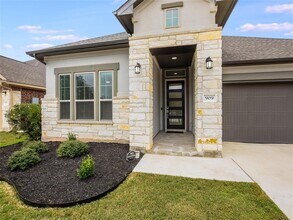 909 Del Raphael Dr in Leander, TX - Building Photo - Building Photo