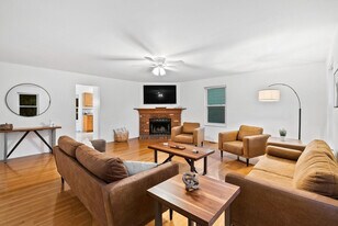 16401 Baja Ct in Ballwin, MO - Building Photo