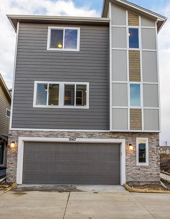 property at 2001 Blinding Pt