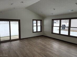 2729 Barnhill Rd SE in New Philadelphia, OH - Building Photo - Building Photo