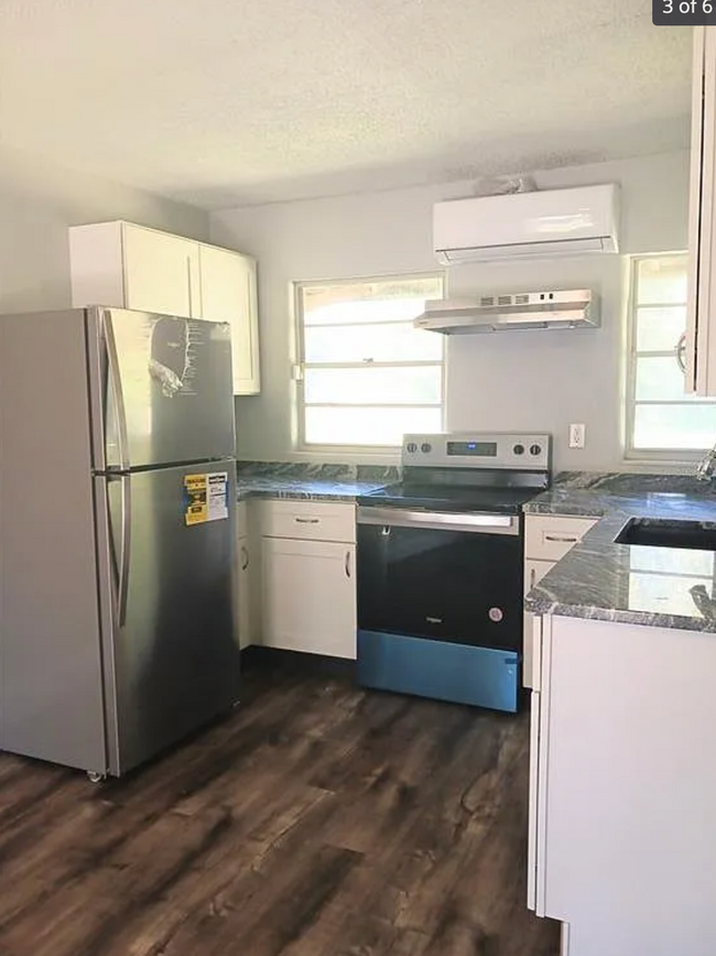 16220 Wallace St in Umatilla, FL - Building Photo - Building Photo