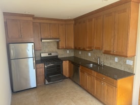 30-32 N Terrace Ave in Mount Vernon, NY - Building Photo