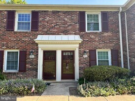 8412 Forrester Blvd in West Springfield, VA - Building Photo