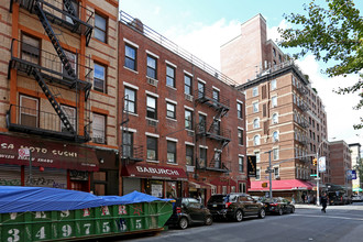 237 Sullivan St in New York, NY - Building Photo - Building Photo