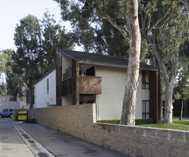 The Arbors in Costa Mesa, CA - Foto de edificio - Building Photo