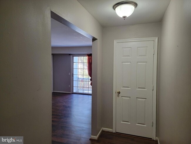 9220 Niki Pl in Manassas, VA - Foto de edificio - Building Photo