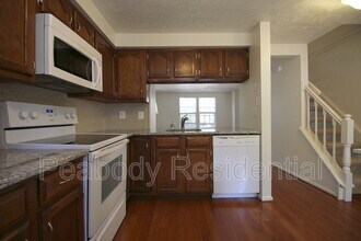 1544 Woodcrest Dr in Reston, VA - Building Photo - Building Photo