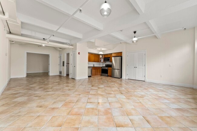 300 Communipaw Ave in Jersey City, NJ - Building Photo - Building Photo