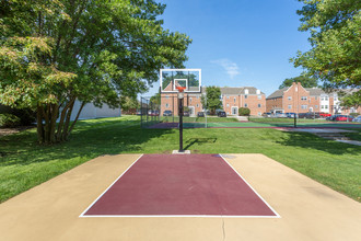 The Heights Apartments in Omaha, NE - Building Photo - Building Photo