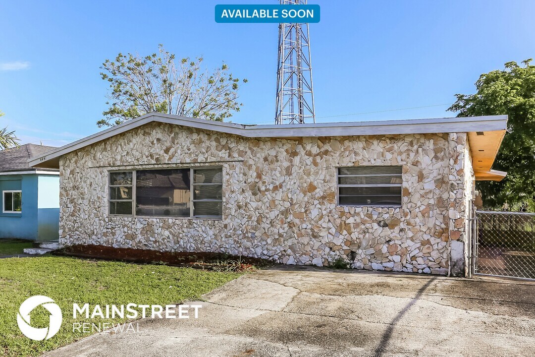4441 SW 18th St in West Park, FL - Building Photo