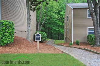 Trails At Bethabara in Winston-Salem, NC - Foto de edificio - Building Photo