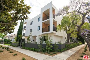 1433 S Crescent Heights Blvd in Los Angeles, CA - Building Photo