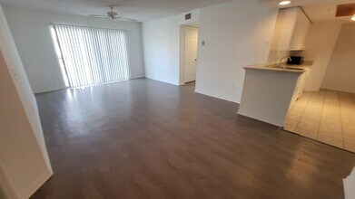 4197 N Haverhill Rd in West Palm Beach, FL - Building Photo - Building Photo