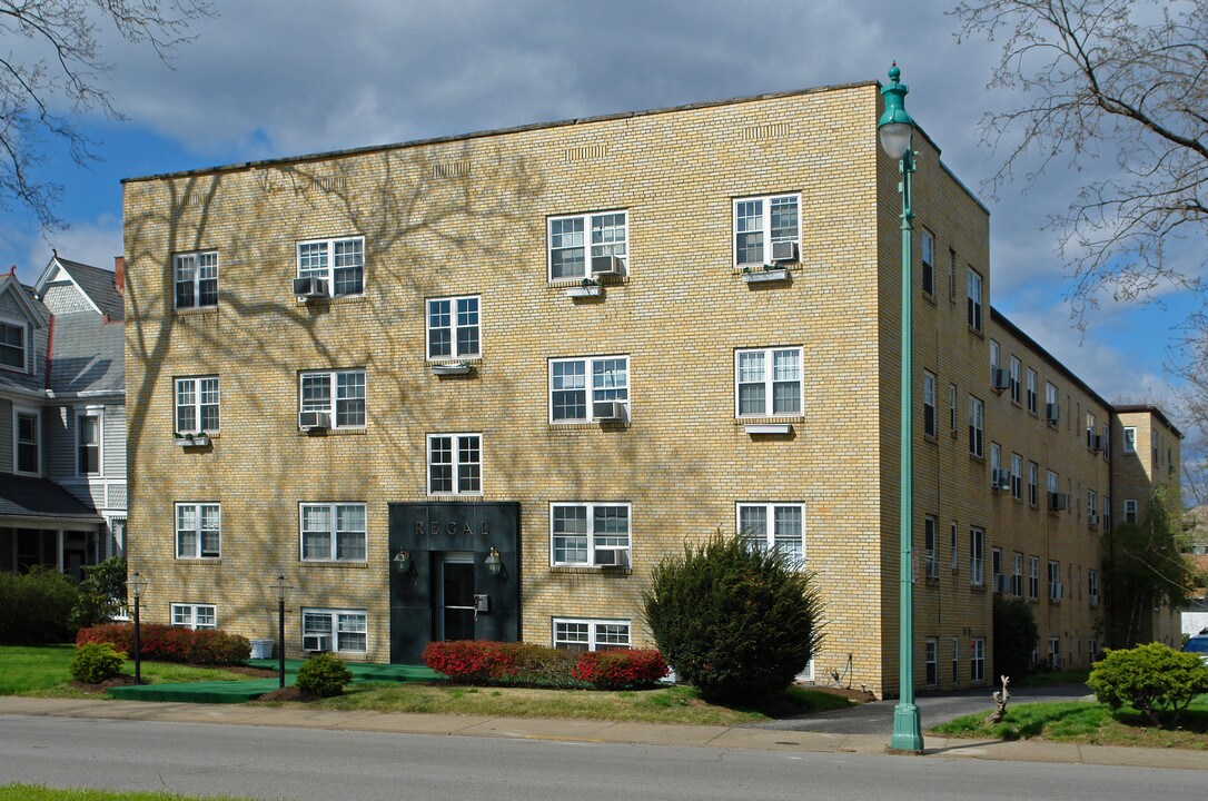 Regal in Charleston, WV - Building Photo