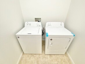 321 Cadence Vista Dr in Henderson, NV - Building Photo - Building Photo