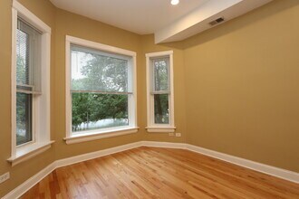 2431 N Kedzie Blvd in Chicago, IL - Building Photo - Building Photo