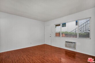 1648 Edgecliffe Dr in Los Angeles, CA - Building Photo - Building Photo