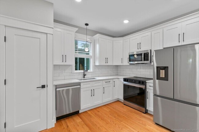 245 Dwight St in New Haven, CT - Building Photo - Building Photo