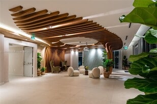 700 NE 24th St, Unit 4906 in Miami, FL - Building Photo