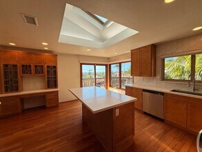 1855 Magdalene Way in San Diego, CA - Building Photo - Building Photo