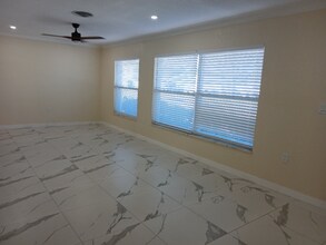 378-378 78th Ave NE in St. Petersburg, FL - Building Photo - Building Photo