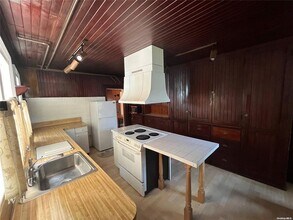 146 Bayview Ave-Unit -B in Northport, NY - Building Photo - Building Photo