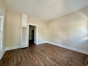 222 Lowell St in San Antonio, TX - Building Photo - Building Photo