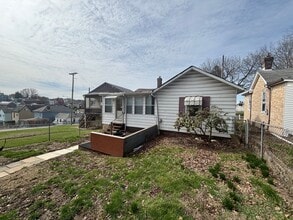 130 Whitaker St in Homestead, PA - Building Photo - Building Photo