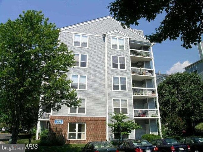 property at 3175 Summit Square Dr