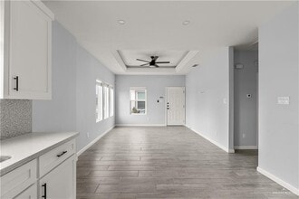11018 N 33rd Ln in McAllen, TX - Foto de edificio - Building Photo