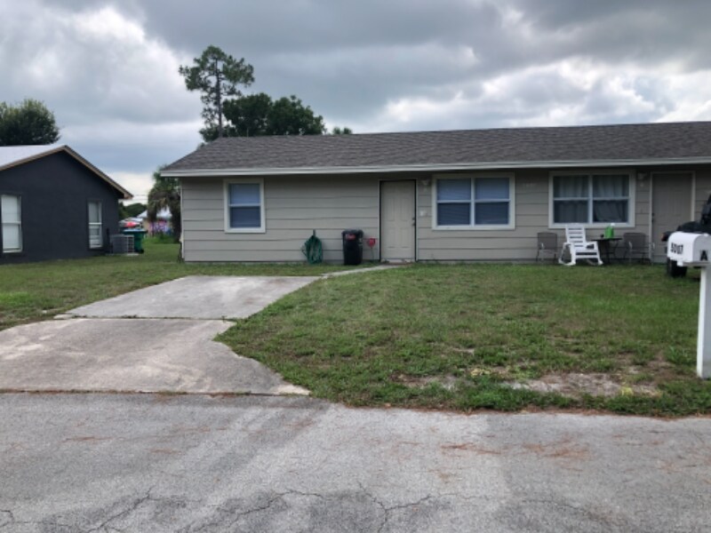5007 Eastwood Dr in Fort Pierce, FL - Building Photo