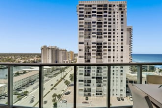 2501 S Ocean Dr in Hollywood, FL - Building Photo - Building Photo