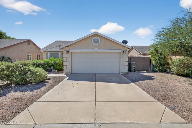 1719 E Sandalwood Rd in Casa Grande, AZ - Building Photo - Building Photo