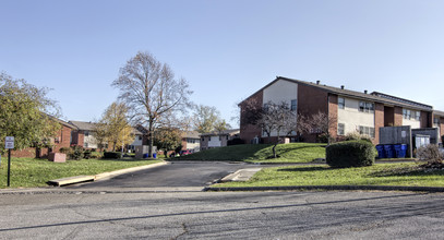 Walnut Hill Apartments in Lexington, KY - Foto de edificio - Building Photo