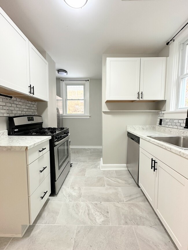 property at 2805 Louisiana Ave