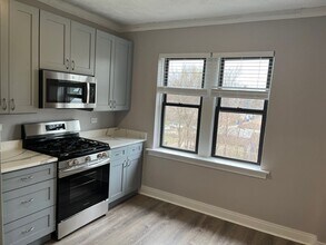 70 E 68th St in Chicago, IL - Building Photo - Building Photo