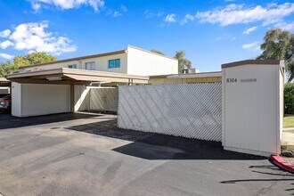 8304 E Orange Blossom Ln in Scottsdale, AZ - Building Photo - Building Photo