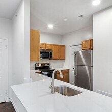 LAFAYETTE COURT L.L.C. in Morristown, NJ - Building Photo - Building Photo
