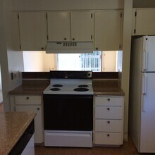 2802 SW Beaverton Hillsdale Hwy in Portland, OR - Foto de edificio - Building Photo